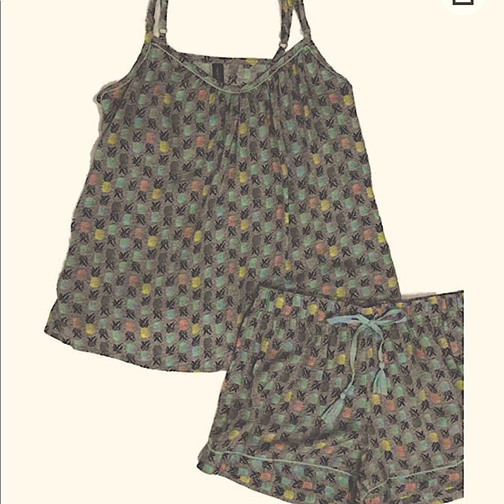 Ambrielle 2 piece pajama set size M